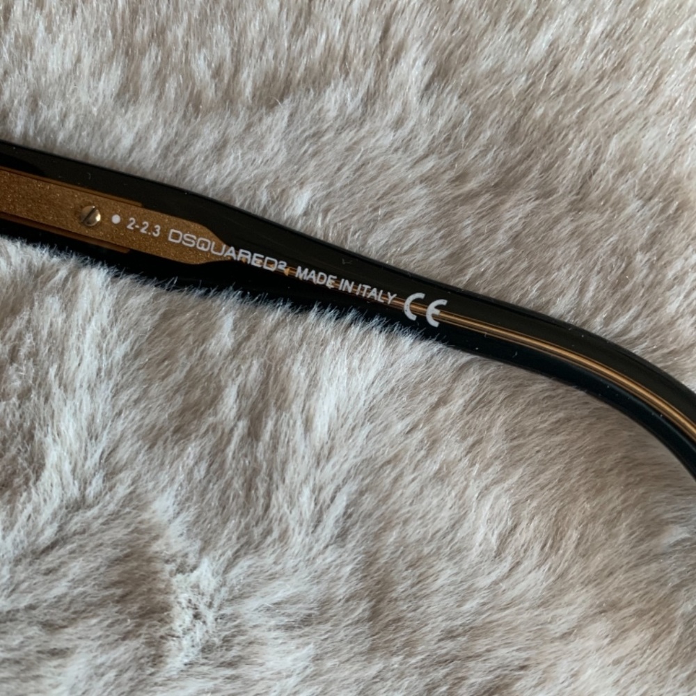 DSquared2 Large Frame Sunglasses 🌞 - Picture 4 of 6